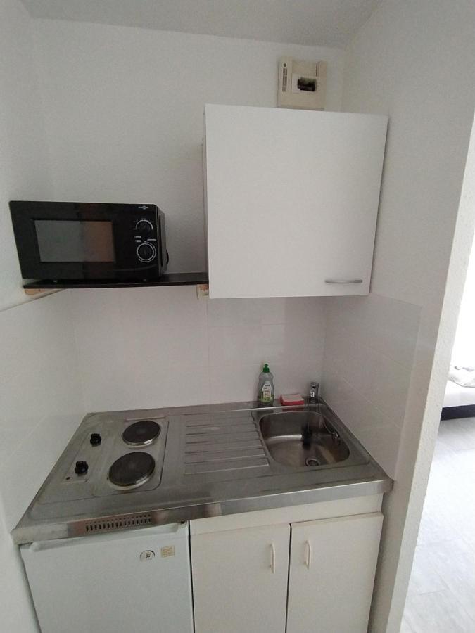 Apartment Near Center มงต์เปอลิเยร์ ภายนอก รูปภาพ